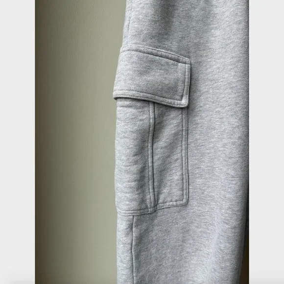 Aritzia TNA Gray Cozy Fleece Mega Cargo Oversized Sweatpant - Size XS - Picture 6 of 11